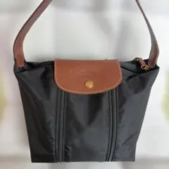 希少デザイン　Longchampロンシャン　ワンハンドバッグ　2way ブラックのサムネイル