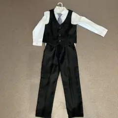 120 男の子　入学式・卒園式などフォーマルスーツ 黒 ストライプ柄