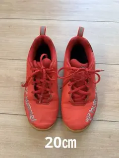 hummel 赤いシューズのサムネイル