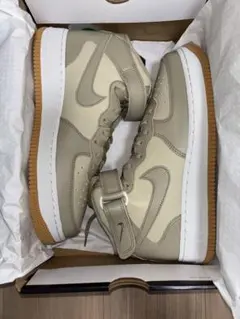 Nike Air Force 1 Mid ベージュ