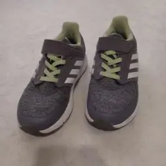 アディダス　スニーカー　グレー　18.0cm　女の子