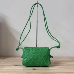 BOTTEGA VENETA イントレチャート　ショルダーバッグ　グリーン