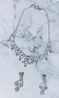 【ブライダルアクセサリー】シルバークリスタルネックレスとピアスセット