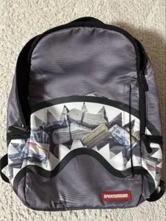 SPRAYGROUND リュック　drip y2k アメリカ国旗　白黒　ukus SPRAYGROUND リュック drip y2k アメリカ国旗 ukus - メルカリ