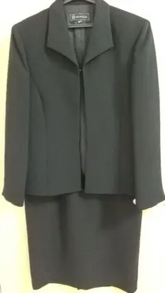 お値下げ！レディースブラックフォーマル 11号　 ジャケットとワンピースのセット