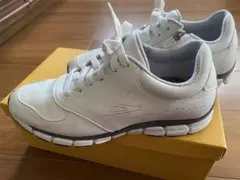 専用出品　　　新品 23㎝ 94029GRグレー BENESUベネッシュ 運動靴 新品 23.5㎝ 94029GRグレー BENESUベネッシュ 運動靴ベネシュ - メルカリ