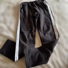 GU ブラック ロングパンツ 150サイズサイドストライプ