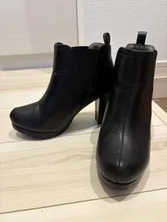 ブラック レザー サイドゴアブーツ