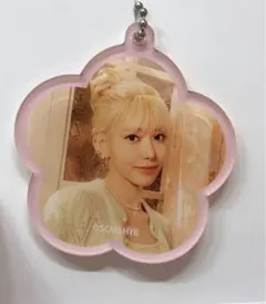 LESSERAFIM Cafe ルセラフィム カフェ サクラアクリルキーホルダー