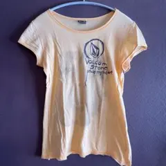 Volcom 薄いオレンジ 半袖Tシャツ Mサイズ　レディース