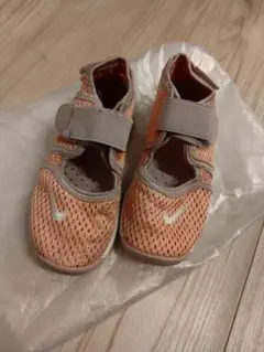 Nike メッシュ　サンダル オレンジ