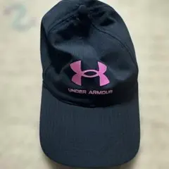 UNDER ARMOUR ブラックキャップ ピンクロゴのサムネイル