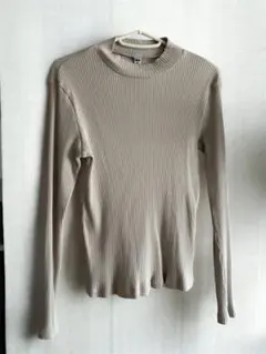 リブ編み タートルネック クリーム