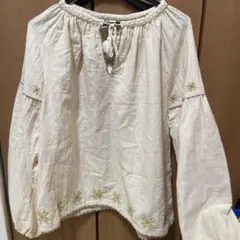 LiiLU 刺繍入りブラウス