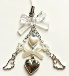 ハンドメイド　ストラップ　ビーズ　コレクトブック　y2k 韓国　白