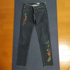 花柄刺繍スキニージーンズ ダークブルー