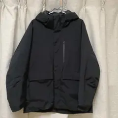 ユニクロ　ハイブリッドダウンパーカー