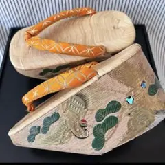 美品　七五三　高級黒地塗り　ぽっくり　鈴付き ぽっくり おぼこ 七五三 7歳用 金蒔絵 南部表付きぽっくり