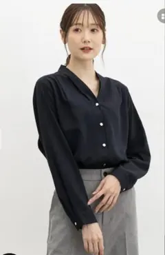 ネイビー 長袖シャツ ボタン付き Vネック