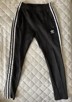 adidas トラックパンツ