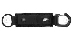 Nike ブラック カラビナ付きキーホルダー