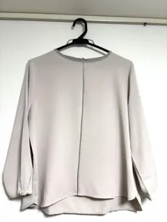 ベージュ シフォン風 長袖ブラウスのサムネイル