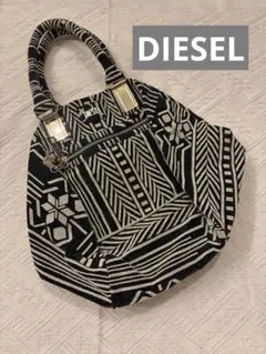 DIESEL ディーゼル ハンドバッグ 総柄 モノトーン ロゴプレート