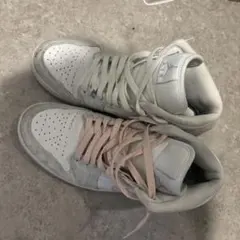 ナイキ ウィメンズ エアジョーダン1 ミッド SE