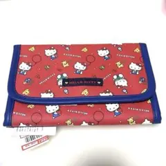 しまむら❣️サンリオ❣️キティちゃん　多収納　レッド　赤　ポーチ（ハローキティ）