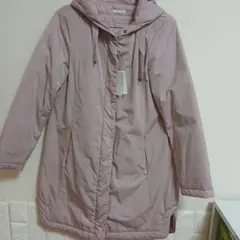 薄いピンク フード付きダウンジャケット