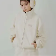 CHICO ブルゾン フリースジャケット アイボリー 胸ロゴ