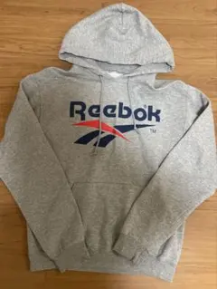 Reebok グレー フード付きパーカー　Sサイズ