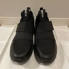 DUARIG ブラックスニーカー