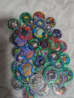 妖怪ウォッチ　妖怪メダル　まとめ売り ホロ50枚以上合計150枚以上