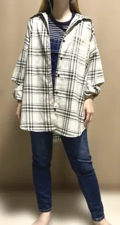 チェック柄オーバーサイズシャツとデニムオーバーオールセット