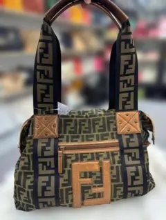 FENDI フェンディ ズッカ ワンショルダーバッグ 肩掛け 赤 ゴールド 