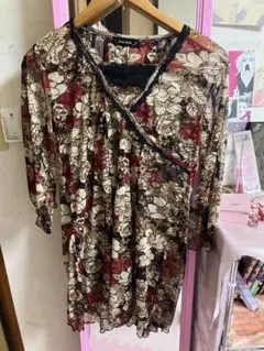 花柄シースルートップス 五分丈 Vネック レース装飾