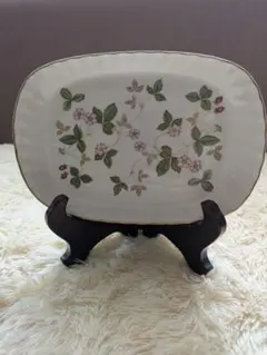 WEDGWOOD ワイルドストロベリー スパイラルトレイ美品です！