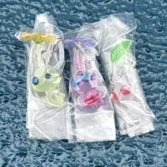 ヒカリピクミン　羽ピクミン　白ピクミン　めじるしアクセサリー　ガチャガチャ