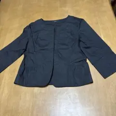 COMME CA ISM ブラック ノーカラージャケット7分袖