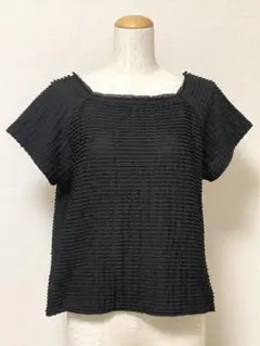 GU フリル Tシャツ XL スクエアネック 黒 大きいサイズ デザインブラウス