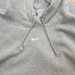 Nike トップス　グレー フード付きパーカー、スウエット M