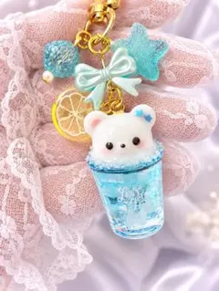 くまちゃん ドライフラワー チャーム キーホルダー - メルカリ