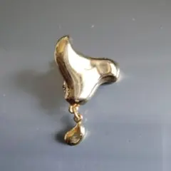 ゴールド流線型イヤリング