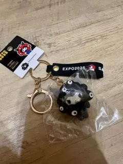 ミャクミャクなりきり モノクロキーホルダー 黒 ブラック 万博 クロミ