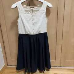 mysty womanアイボリーとネイビーのノースリーブワンピース Mサイズのサムネイル