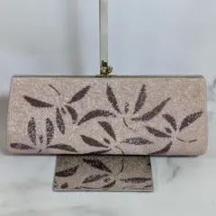 東京手刺繍　ビーズクラッチバッグ　桜色　花柄