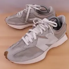 New Balance 327 グレー白スニーカーUS9/27.0cm a508
