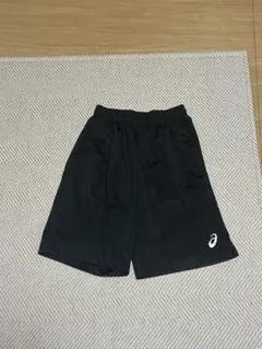 ASICS 黒　ハーフパンツ