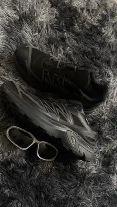 salomon スニーカー